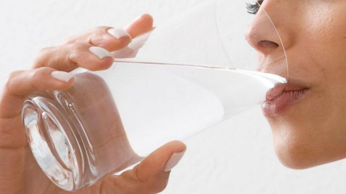 Langkah Sederhana untuk Membentuk Rutinitas Minum Air yang Konsisten